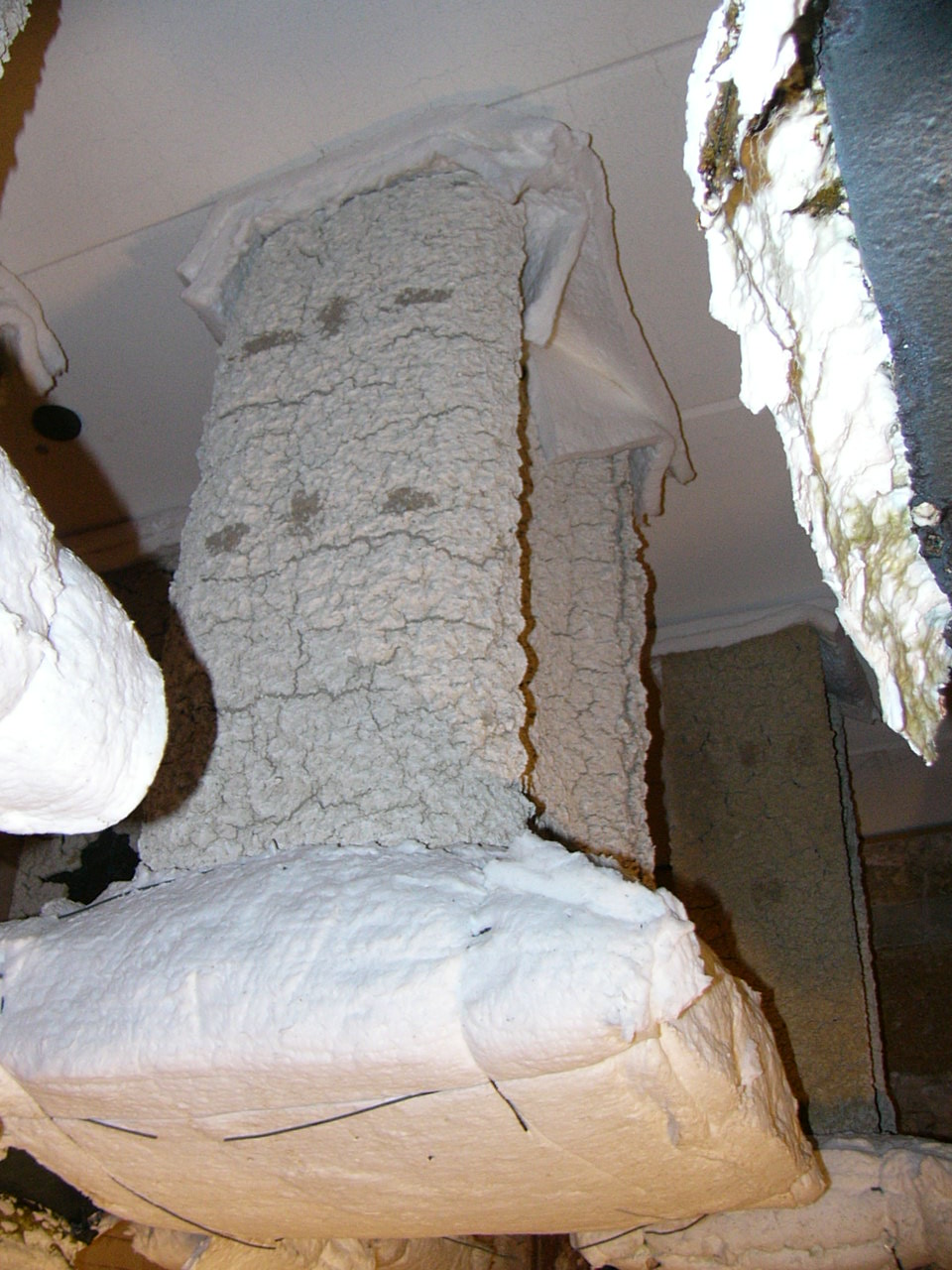 Structure métallique protégée par flocage coupe-feu